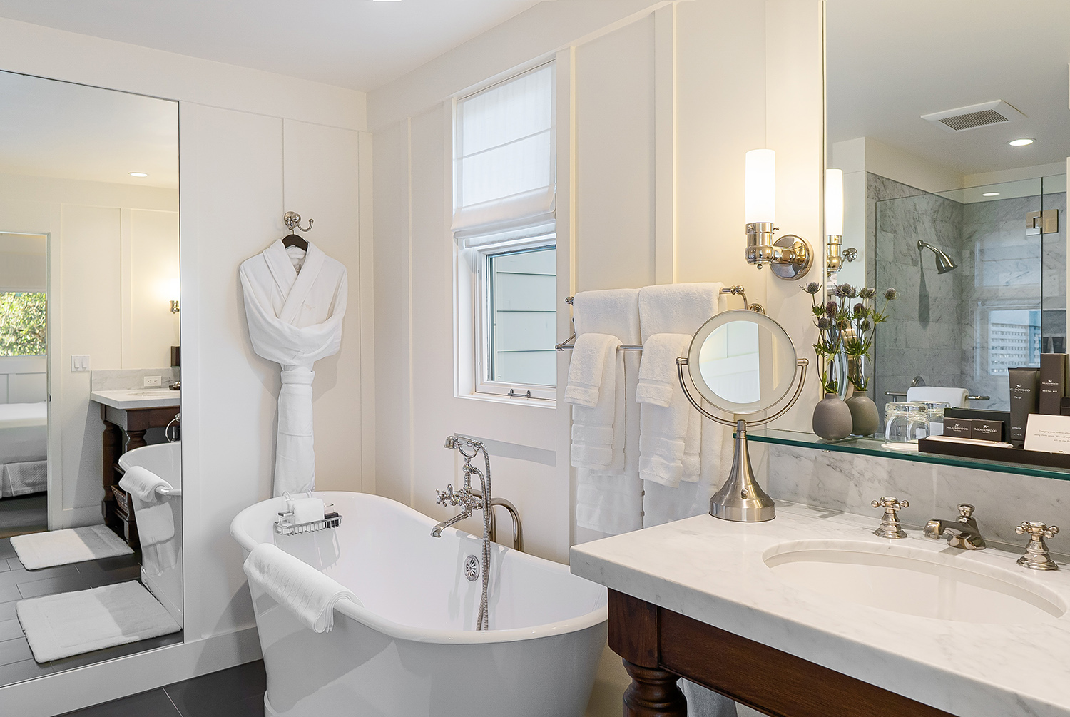 Cottage Room bathroom tub and vanity